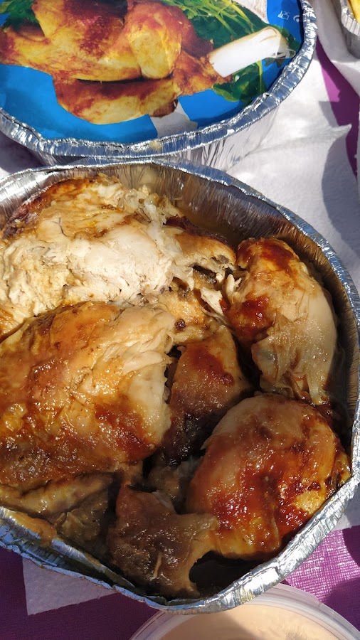 Asador de pollos Lázaro