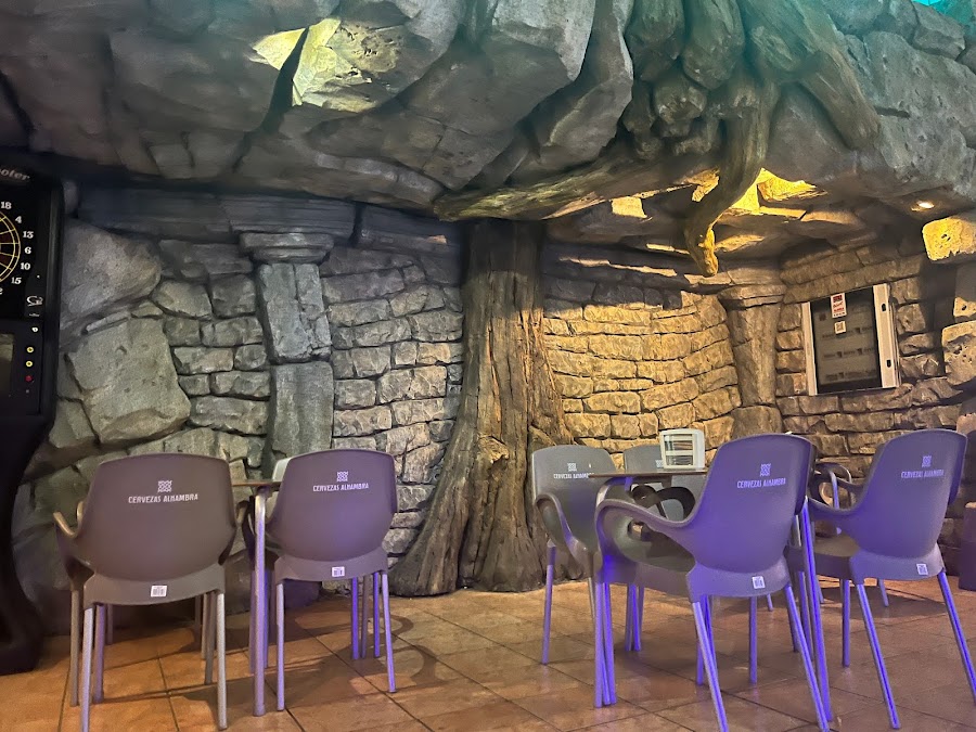 Café, Copas y Shishas La Cascada