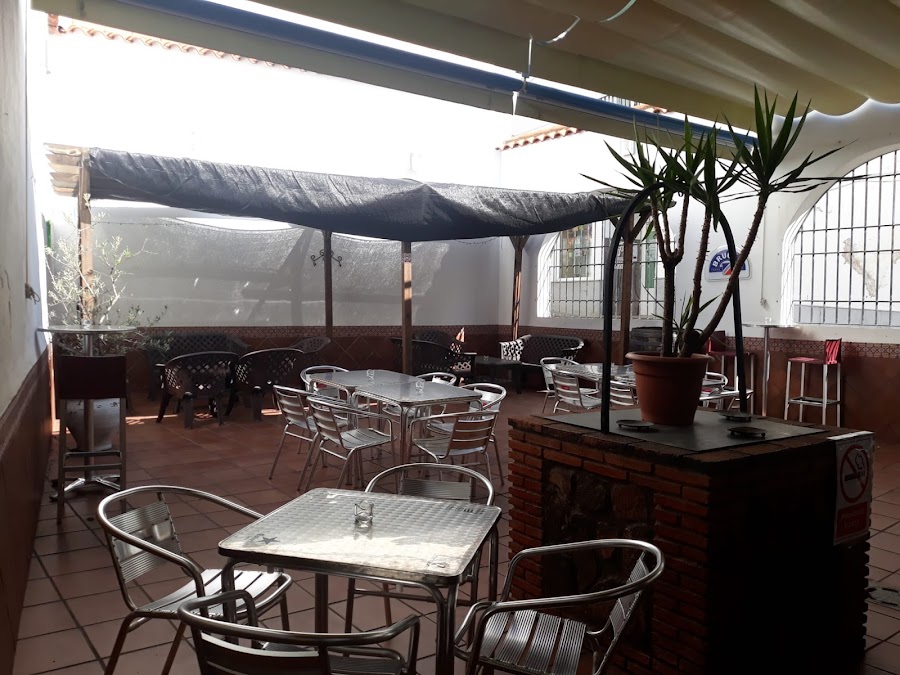 Cafetería - Pub LATINOS