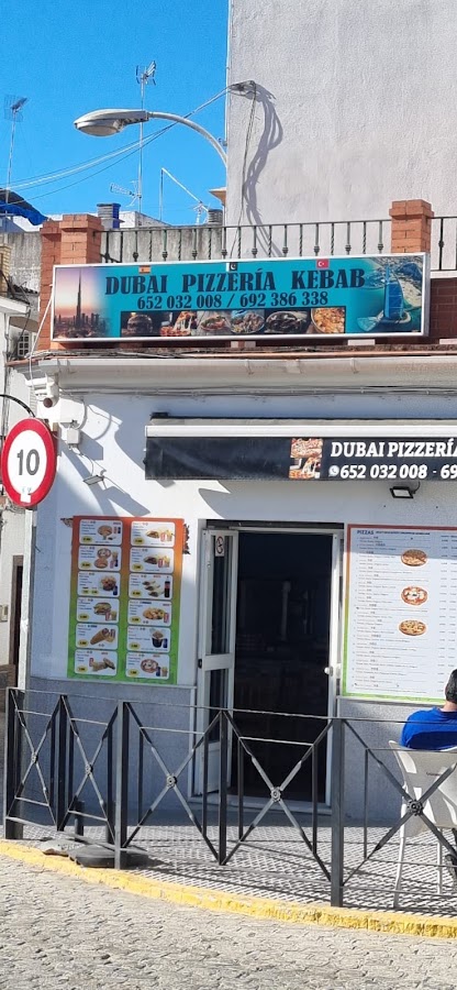 Dubai Pizzería y Kebabs