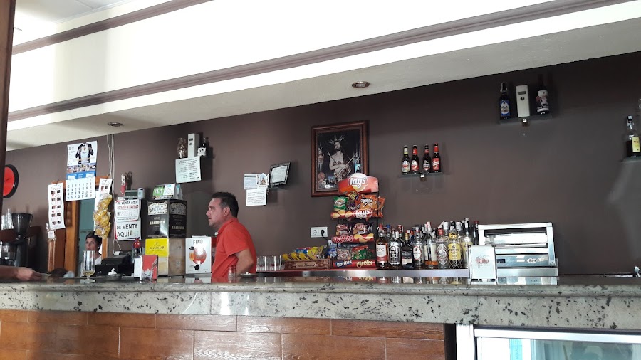 LA TRIQUETA BAR