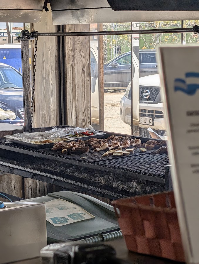 Restaurant grill El Cruce